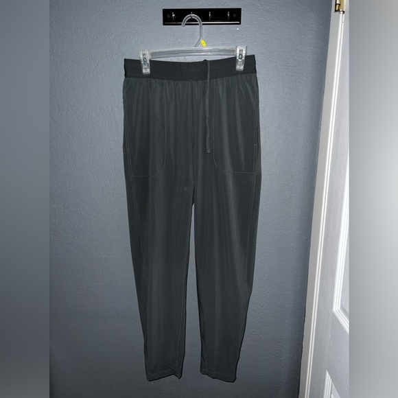 Nike Yoga
Men's Dri-FIT Joggers - Picture 2 of 4